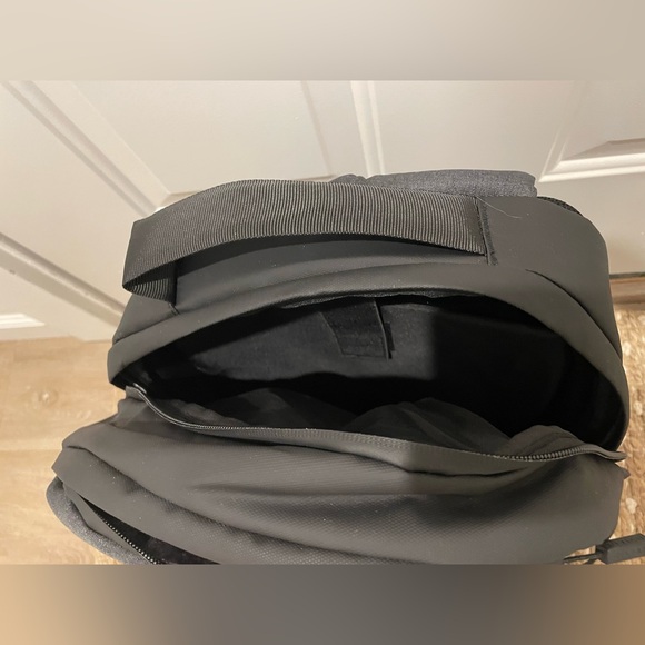 RIVIAN Backpack - Picture 4 of 6